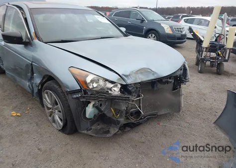 2011 Honda Accord 2.4 Ex from USA, damaged, VIN 1HGCP2F74BA138034